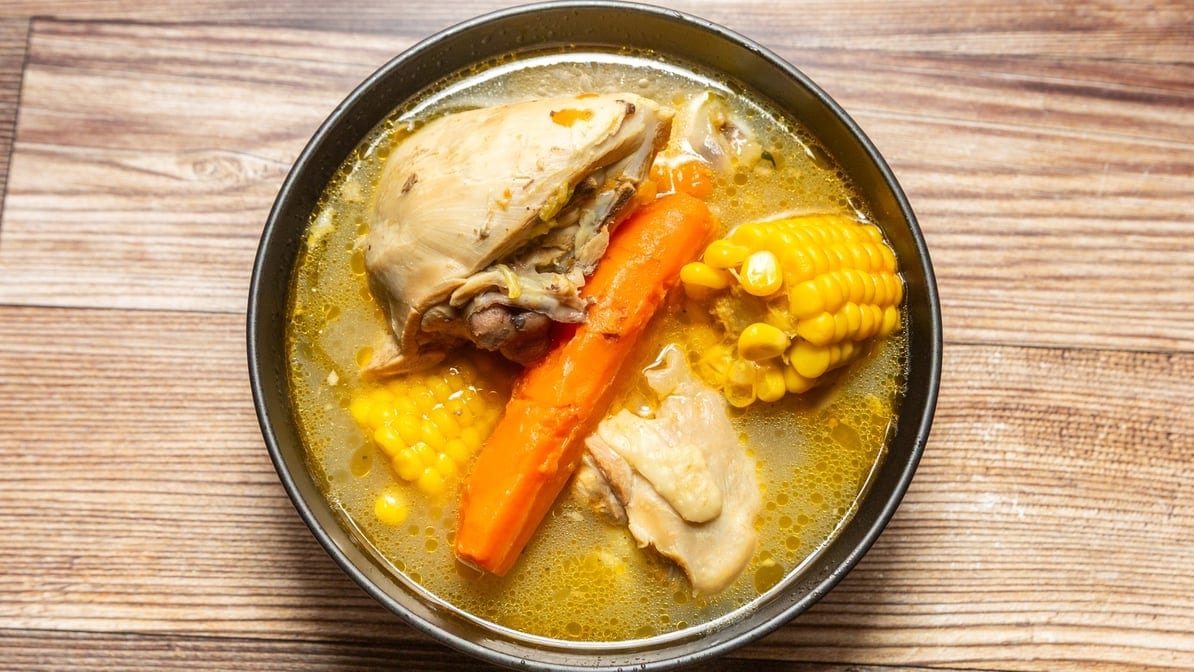 Caldo De Pollo.